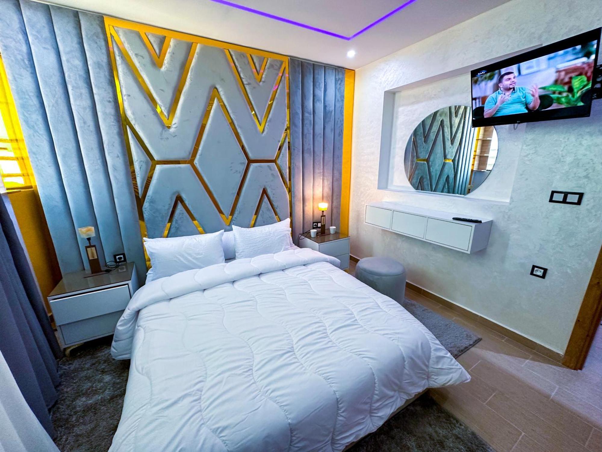 Veluxa - Luxury Holiday Homes - Centric Flat Tanca Dış mekan fotoğraf