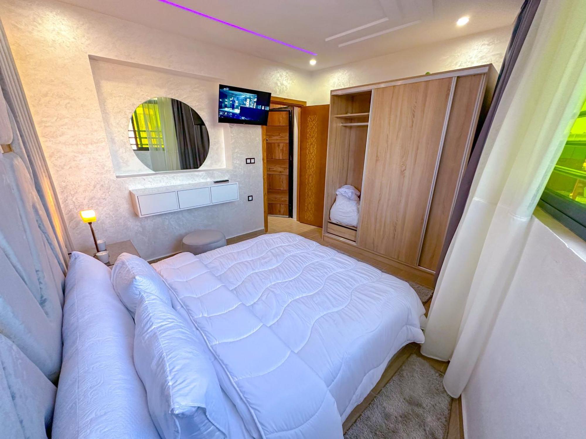Veluxa - Luxury Holiday Homes - Centric Flat Tanca Dış mekan fotoğraf