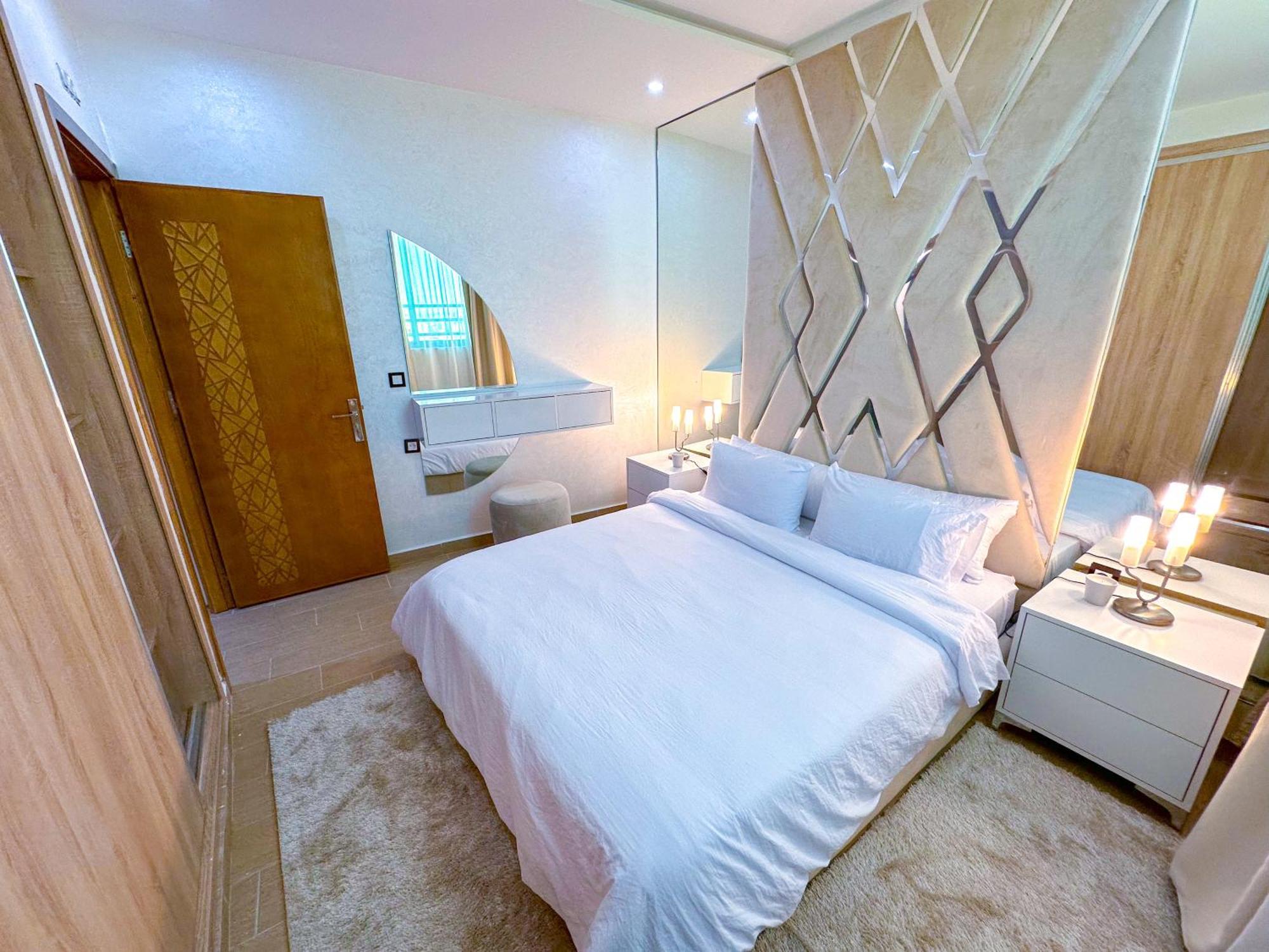 Veluxa - Luxury Holiday Homes - Centric Flat Tanca Dış mekan fotoğraf