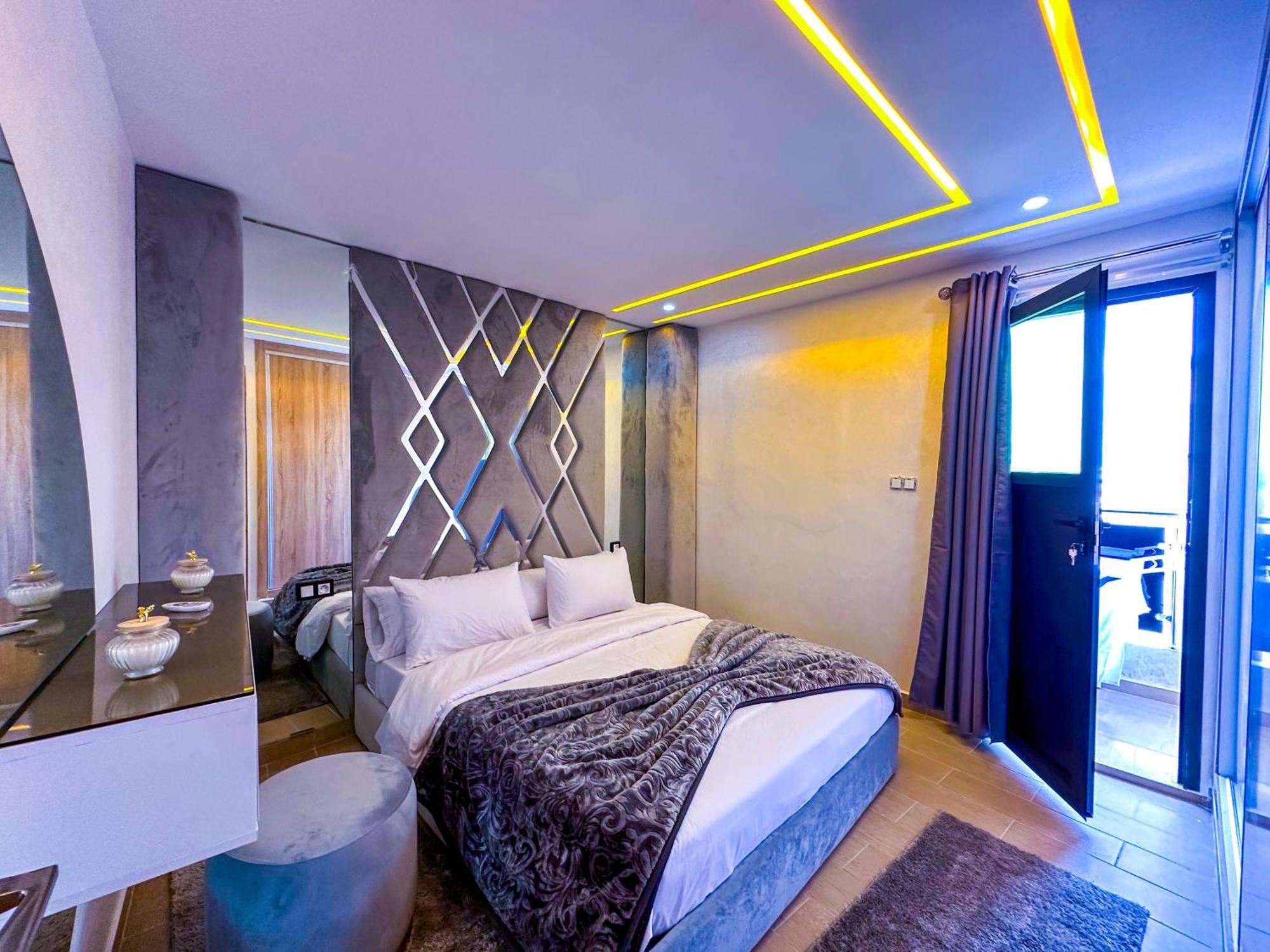 Veluxa - Luxury Holiday Homes - Centric Flat Tanca Dış mekan fotoğraf